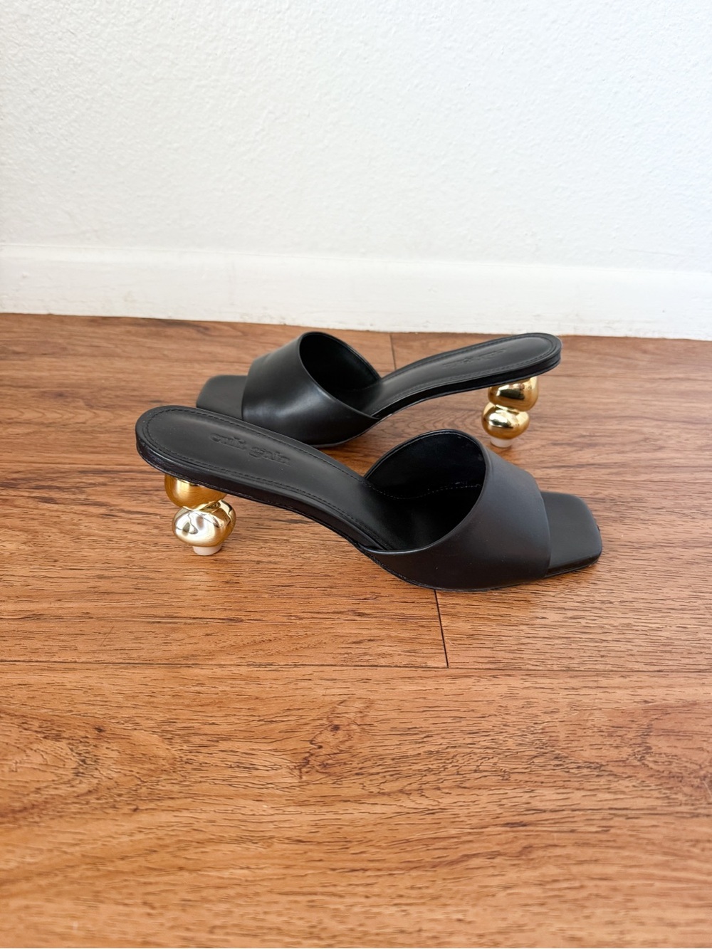 Cult Gaia Black Leather Mule Heels
US 8 / EU 38 Gold Sculptural Heel Sandals - Picture 3 of 9